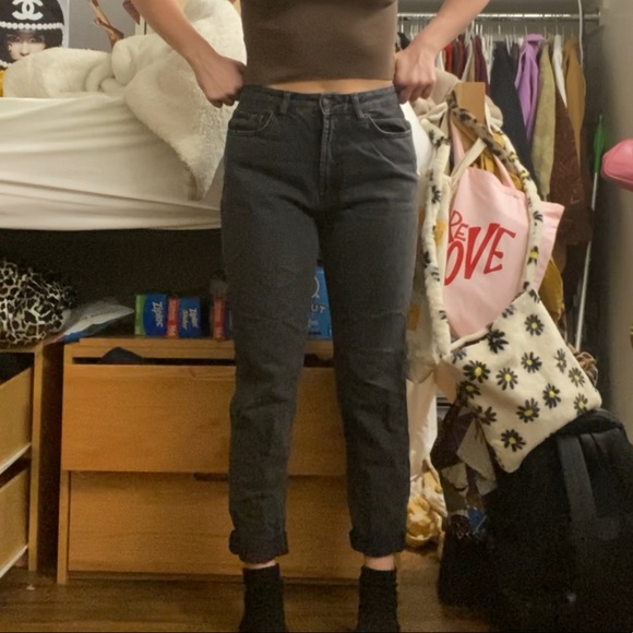 BDG High-Waisted Mom Jean – Washed Black - Picture 2 of 5